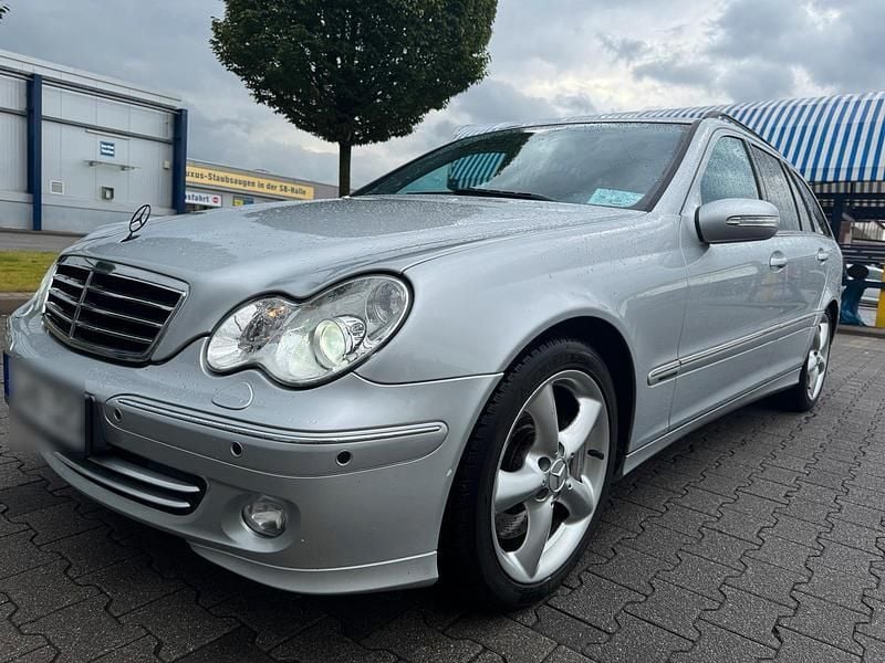 Silber Gebraucht 2006 Mercedes C320 Avantgarde Kombi | 5.600 € (Fairer Preis) - Bild 1/4