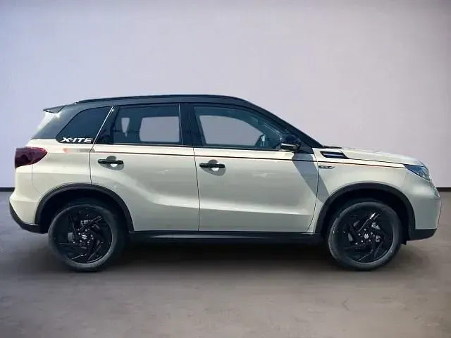 Neu Suzuki Vitara Comfort+ 110 PS (80 kW) 2026 Savannah/cosmic black pearl SUV
