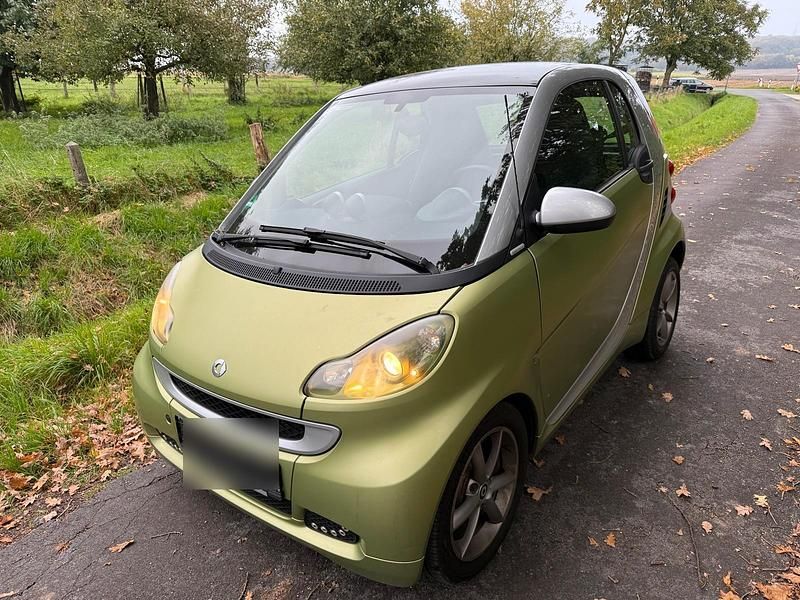 Grün Gebraucht 2010 Smart ForTwo Coupé Kleinwagen | 3.200 € (Fairer Preis) - Bild 1/4