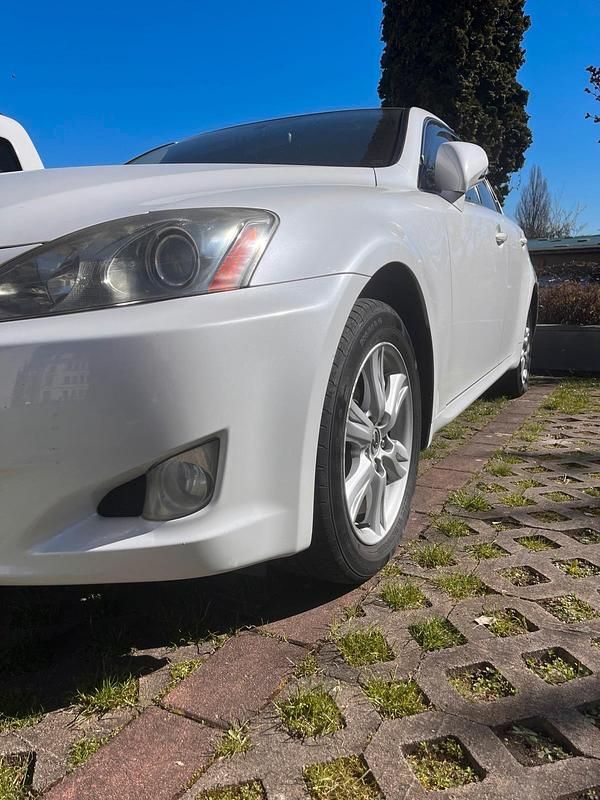 Gebraucht Lexus IS220d 176 PS (129 kW) 2010 Weiß Limousine