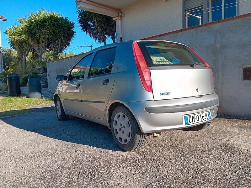 Gebraucht Fiat Punto 60 PS (44 kW) 2000 Silber Kleinwagen