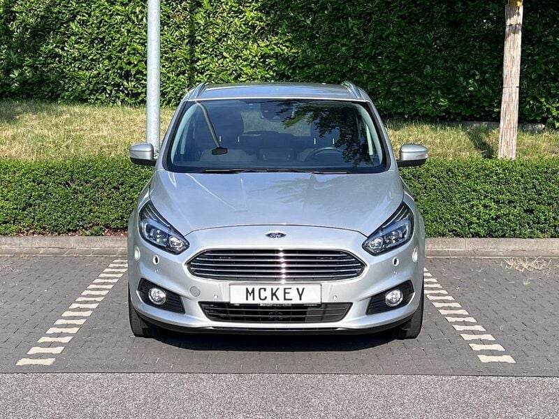 Gebraucht Ford S-MAX Business Edition 190 PS (139 kW) 2019 Silber Van / Kleinbus