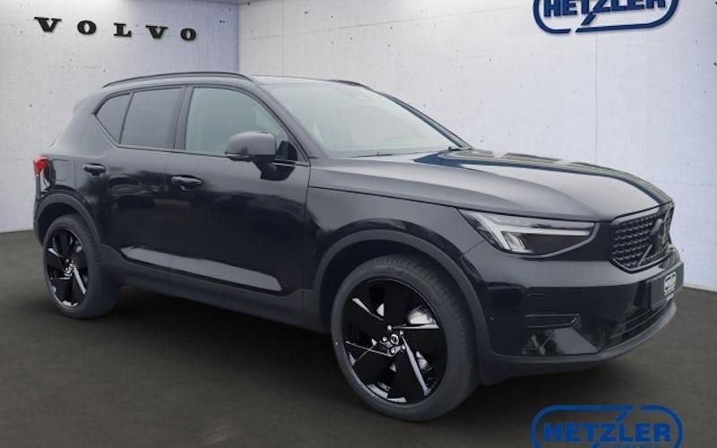 Neu Volvo XC40 Plus 163 PS (119 kW) 2026 Schwarz SUV
