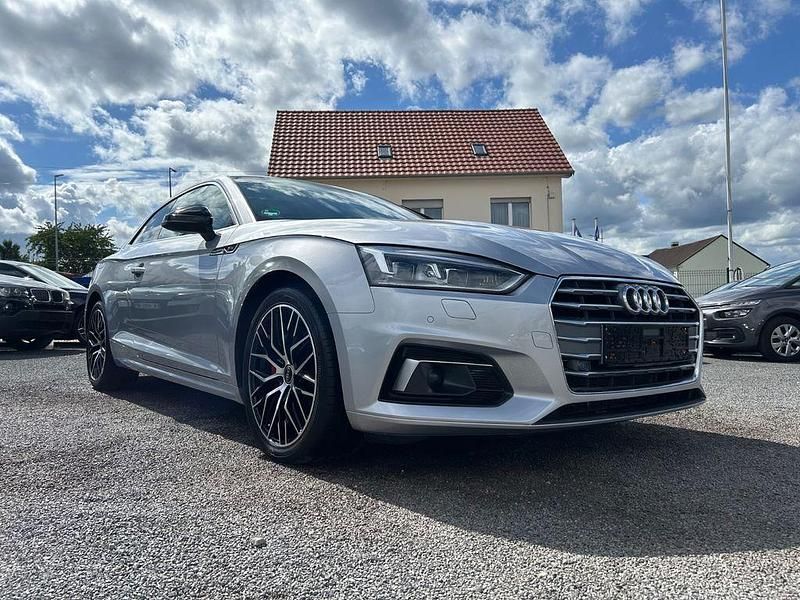 Florettsilber metallic Gebraucht 2016 Audi A5 Sport Coupé | 21.990 € (Etwas zu teuer) - Bild 1/4