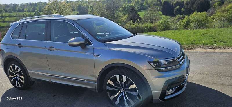 Silber Gebraucht 2016 VW Tiguan Highline SUV | 19.900 € (Fairer Preis) - Bild 1/4
