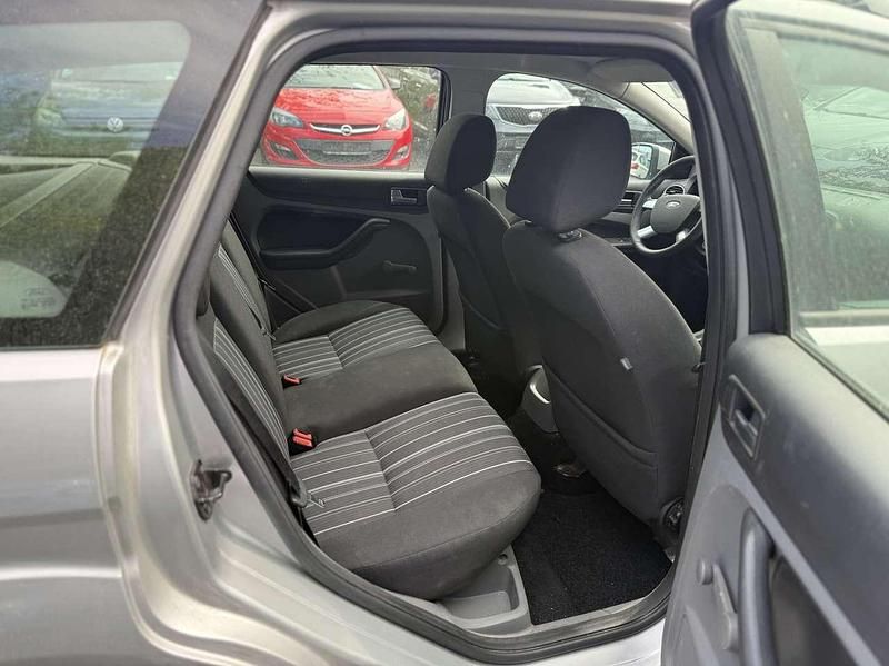 Gebraucht Ford Focus Style 101 PS (74 kW) 2008 Polarsilber metallic Kombi