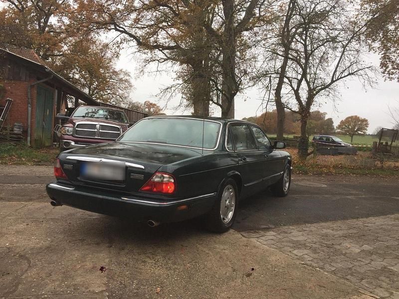 Gebraucht Jaguar XJ8 237 PS (174 kW) 1998 Grün Limousine