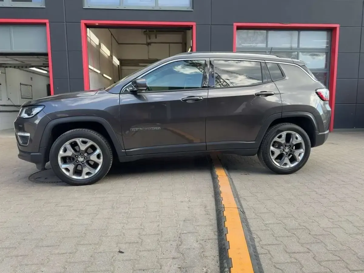 Gebraucht Jeep Compass Limited 170 PS (125 kW) 2020 Schwarz SUV