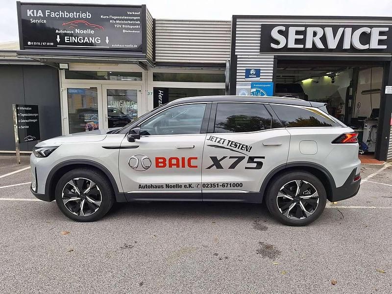 Gebraucht Baic X75 177 PS (130 kW) 2025 Silber SUV