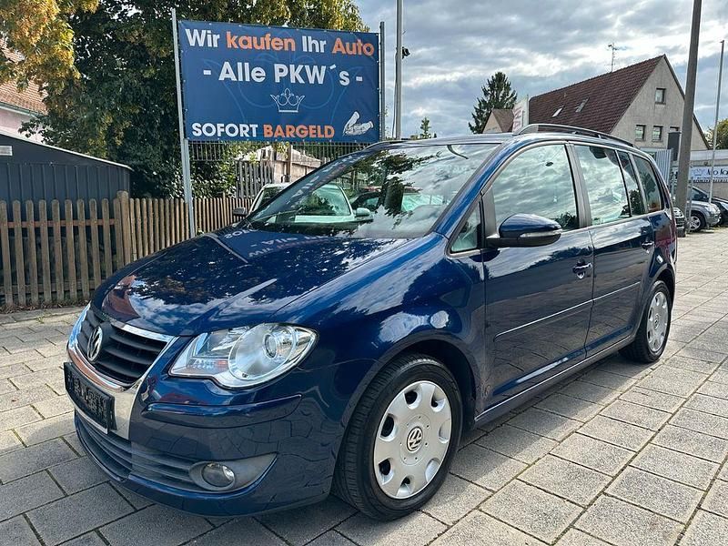 Blau Gebraucht 2010 VW Touran Trendline Van / Kleinbus | 4.499 € (Superpreis) - Bild 1/4