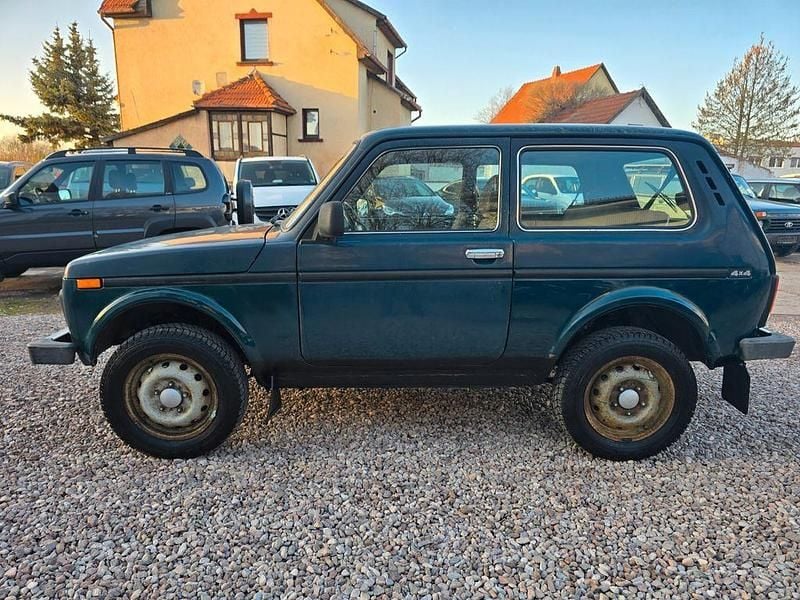 Gebraucht Lada niva 82 PS (60 kW) 2010 Grün SUV
