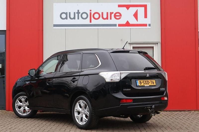 Gebraucht Mitsubishi Outlander P-HEV Instyle 203 PS (149 kW) 2013 Schwarz SUV