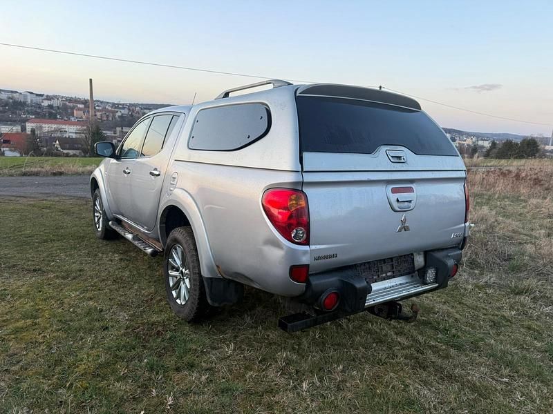 Gebraucht Mitsubishi L200 178 PS (130 kW) 2015 Silber Pickup