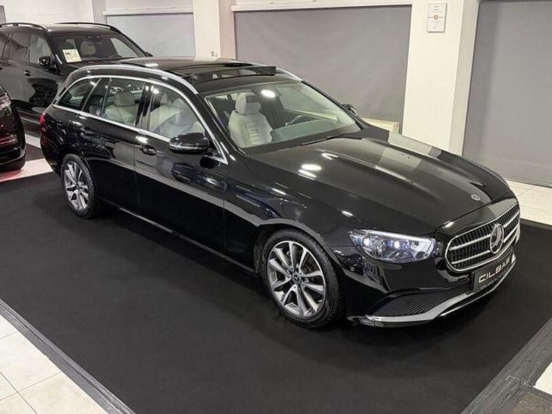 Gebraucht Mercedes E220 194 PS (142 kW) 2021 Schwarz Limousine