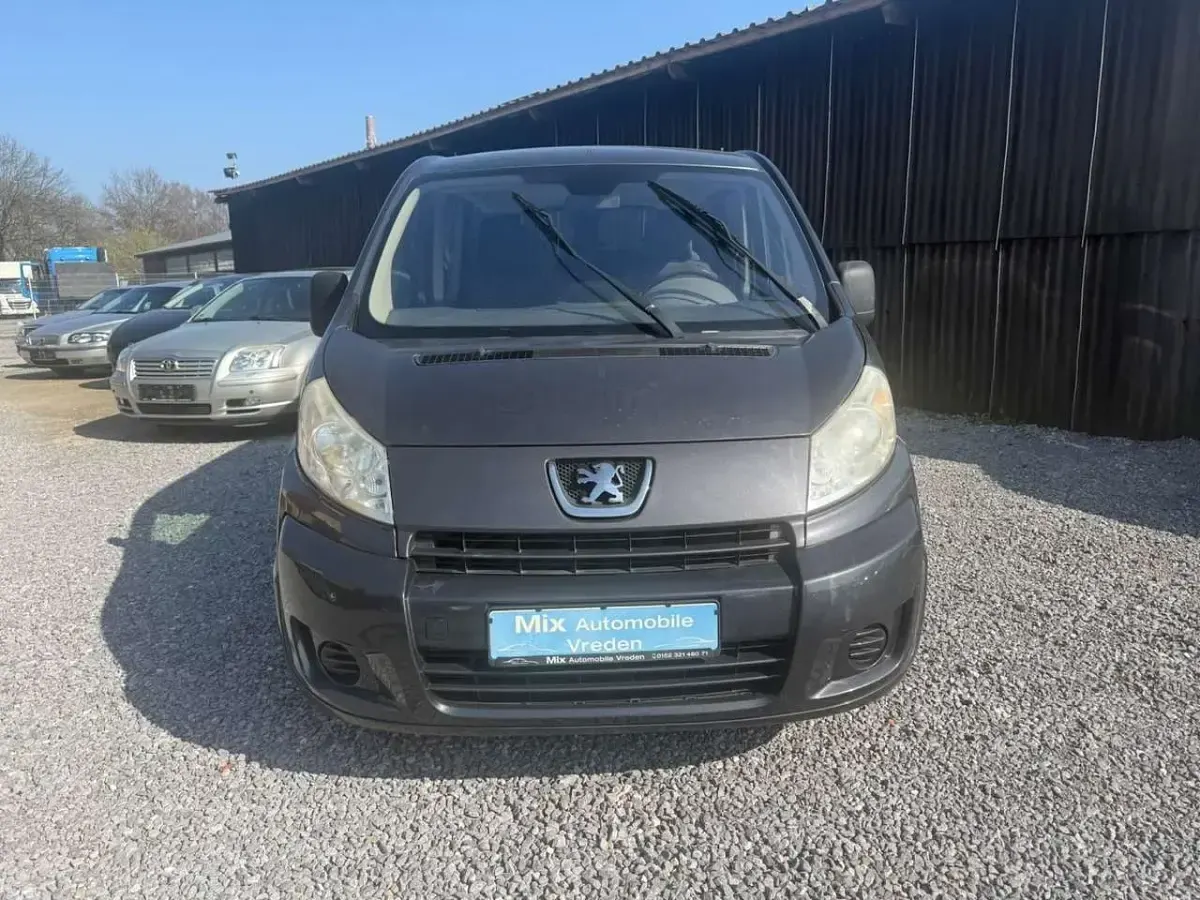 Gebraucht Peugeot Expert 90 PS (66 kW) 2009 Lack weiss banquise/deckende l Van