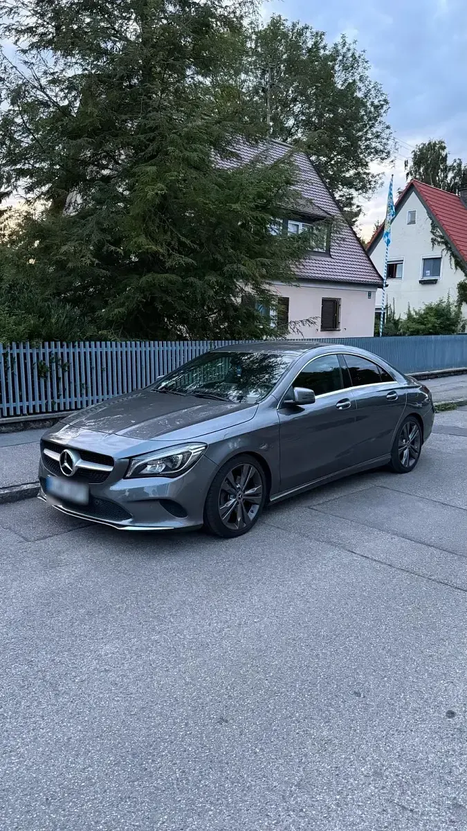 Gebraucht Mercedes CLA180 122 PS (89 kW) 2018 Grau Coupé