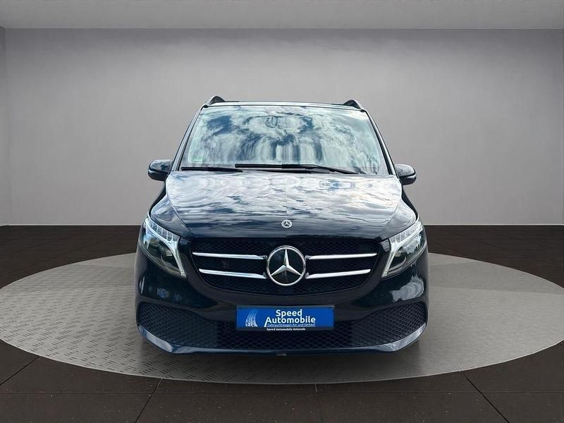 Gebraucht Mercedes V220 Edition 163 PS (119 kW) 2023 Obsidianschwarz Van / Kleinbus