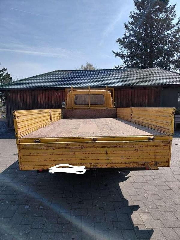 Second-hand VW LT 102 CP (75 kW) 1985 Galben Van