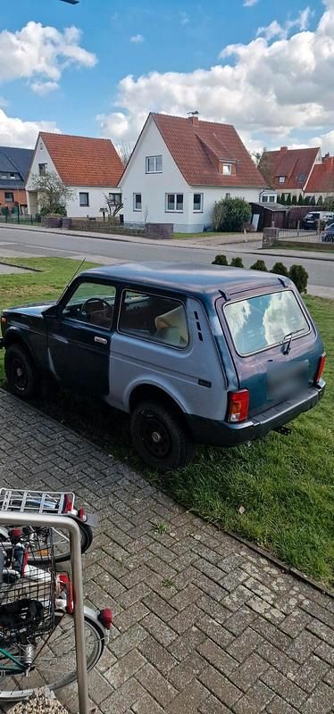 Gebraucht Lada niva 80 PS (58 kW) 2009 Grün SUV