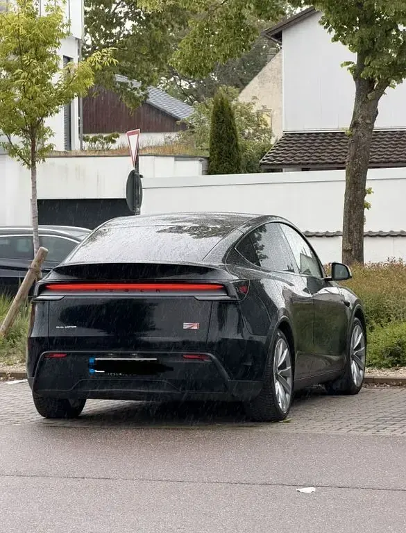 Gebraucht Tesla Model Y 274 kW (373 PS) 2025 Schwarz SUV