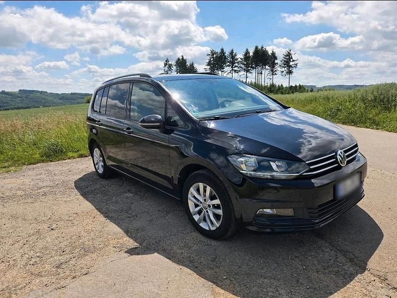 Schwarz Gebraucht 2019 VW Touran Van / Kleinbus | 20.000 € (Superpreis) - Bild 1/4