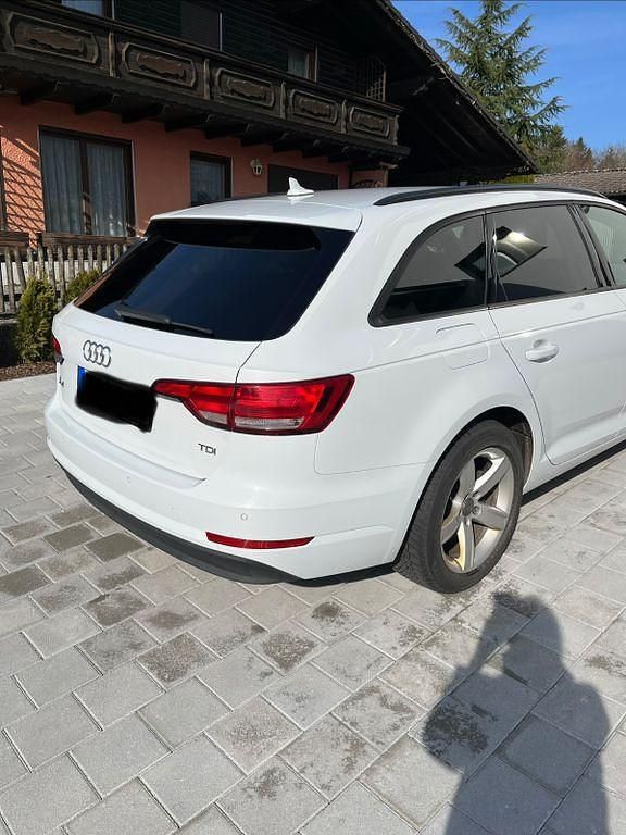 Gebraucht Audi A4 Basis 150 PS (110 kW) 2016 Weiß Kombi