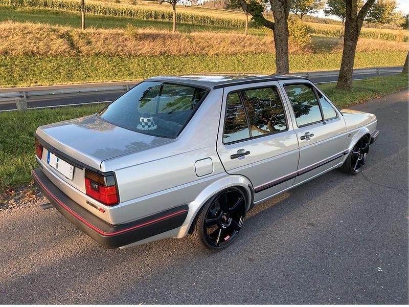 Używany VW Jetta GT 112 KM (82 kW) 1987 Srebrny Sedan/Limuzyna