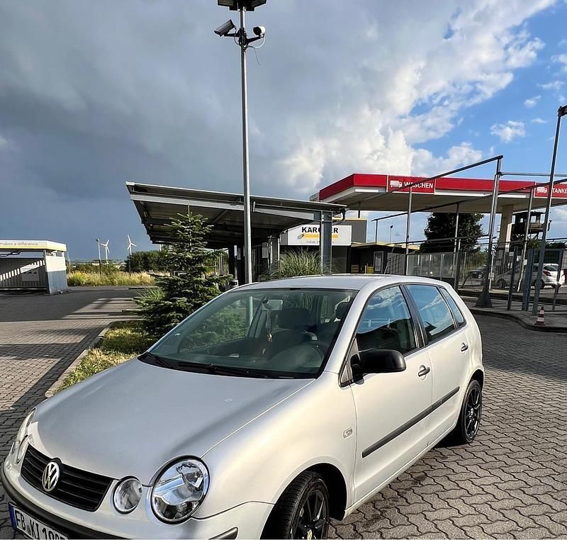 Gebraucht VW Polo 64 PS (47 kW) 2004 Silber Kleinwagen