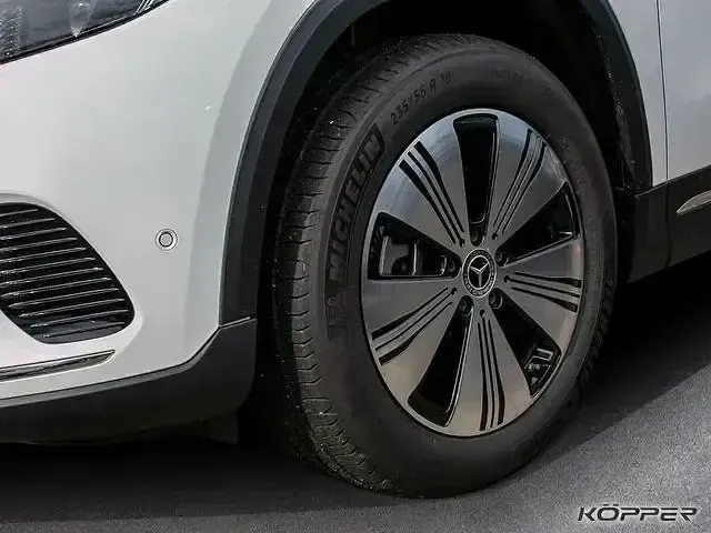 Gebraucht Mercedes EQA300 Advanced Plus 167 kW (228 PS) 2025 Weiß SUV