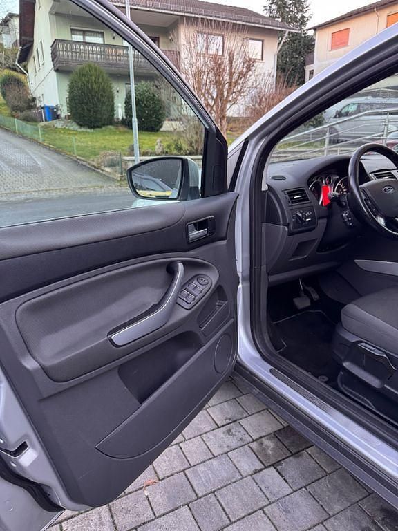 Gebraucht Ford Kuga 163 PS (119 kW) 2012 Silber SUV