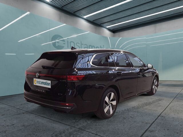 Gebraucht VW Passat IQ Drive 150 PS (110 kW) 2024 Schwarz Kombi