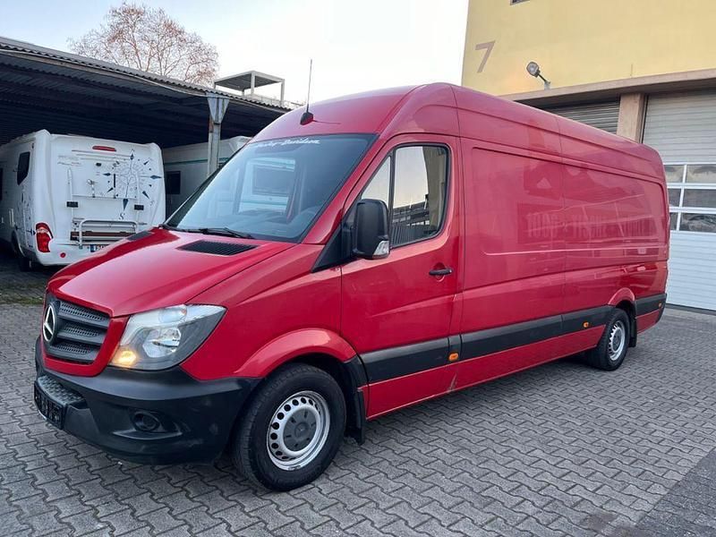 Rot Gebraucht 2015 Mercedes Sprinter Van | 10.990 € (Fairer Preis) - Bild 1/4