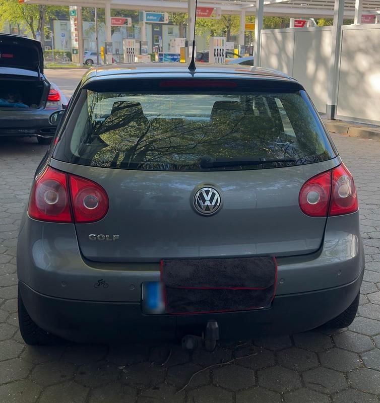 Second-hand VW Golf V 80 CP (58 kW) 2007 Gri Berlinǎ