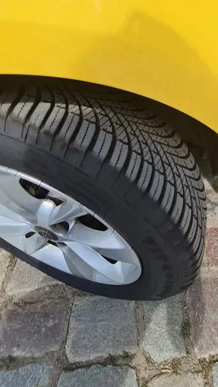 Gebraucht Opel Corsa Active 90 PS (66 kW) 2016 Gelb Kleinwagen