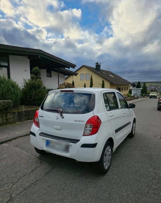 Gebraucht Suzuki Celerio Club 68 PS (50 kW) 2017 Weiß Kleinwagen