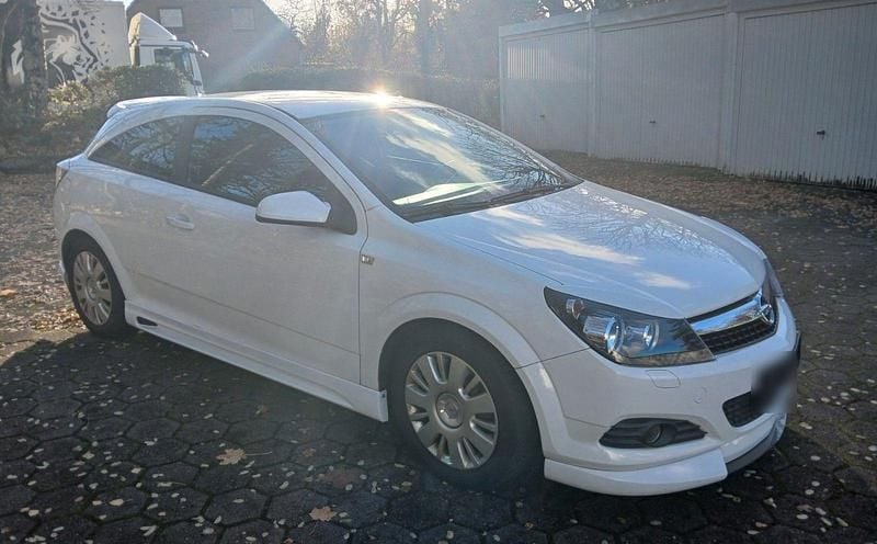 Gebraucht Opel Astra GTC 90 PS (66 kW) 2009 Weiß Coupé