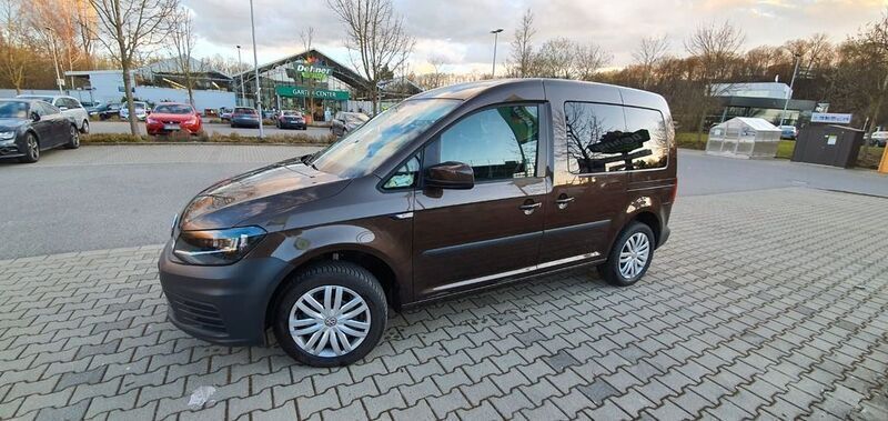 Braun Gebraucht 2018 VW Caddy Trendline Van / Kleinbus | 14.000 € (Guter Preis) - Bild 1/4