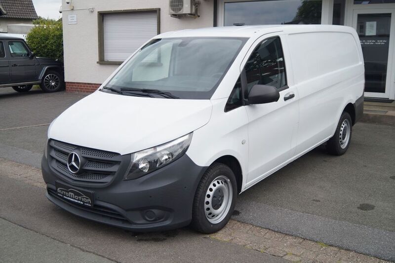 Weiß Gebraucht 2020 Mercedes Vito Van / Kleinbus | 16.490 € (Guter Preis) - Bild 1/4