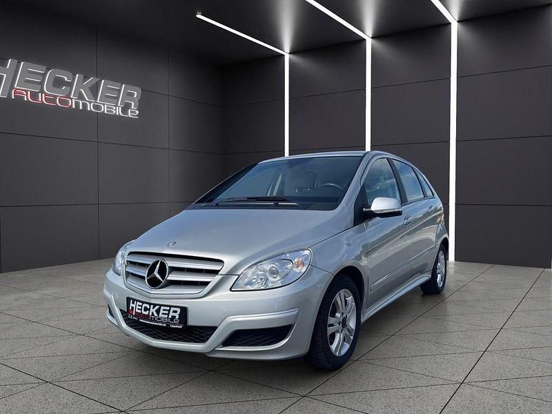 Polarsilber metalliclack Gebraucht 2009 Mercedes B180 Van / Kleinbus | 6.990 € (Fairer Preis) - Bild 1/4