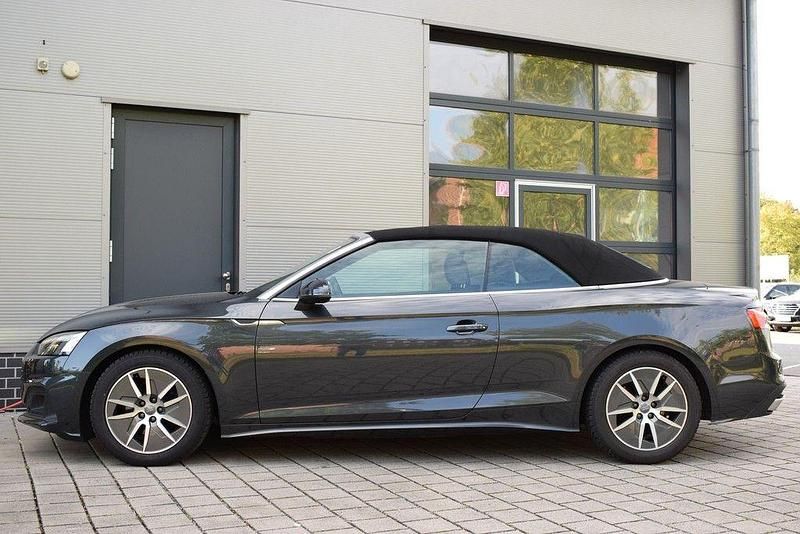 Gebraucht Audi A5 Cabriolet Basis 190 PS (139 kW) 2020 Grau Cabrio