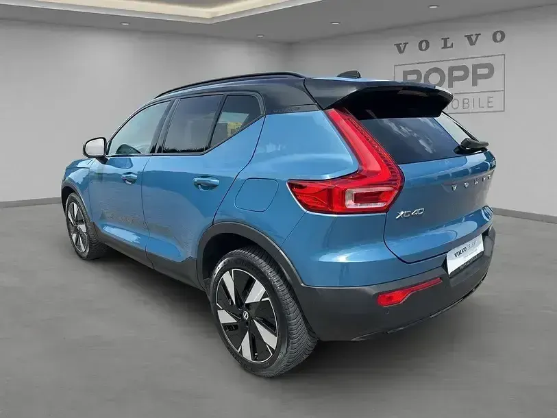 Gebraucht Volvo XC40 Plus 185 kW (252 PS) 2023 Fjord blue / metallic SUV
