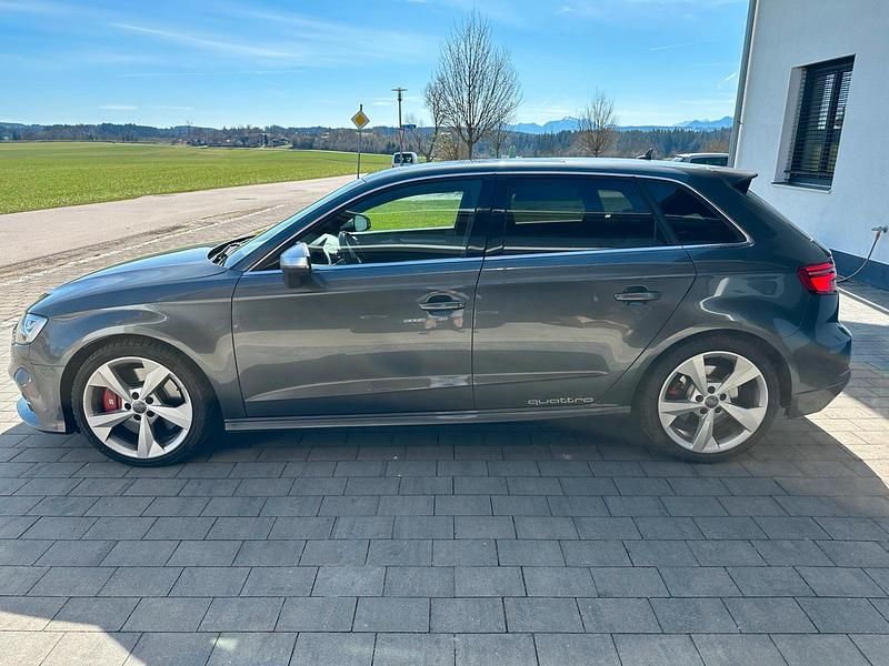 Gebraucht Audi S3 Ambiente 310 PS (228 kW) 2017 Grau Limousine