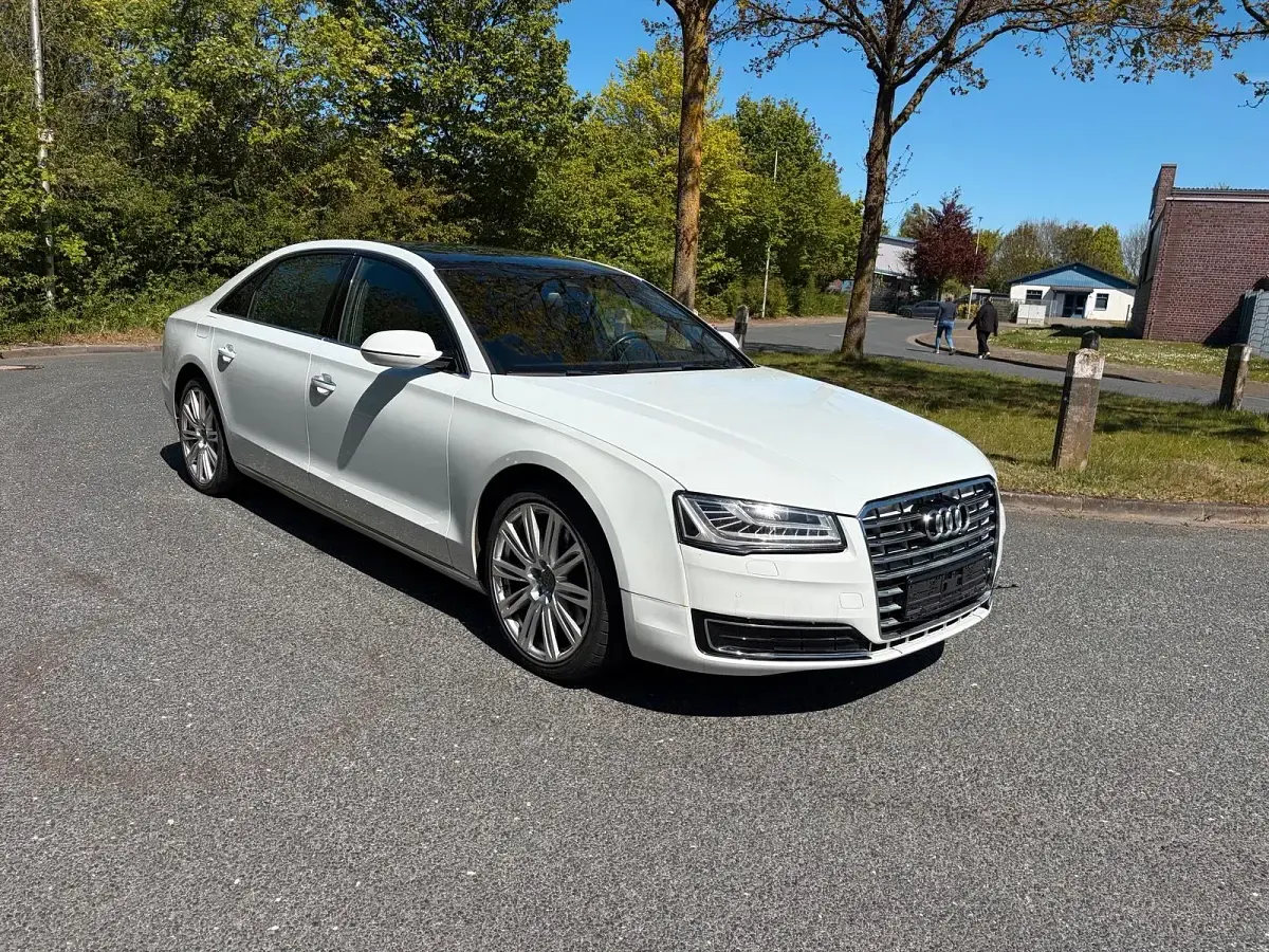 Gebraucht Audi A8L 333 PS (244 kW) 2015 Weiß Limousine