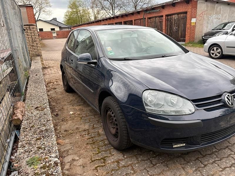 Second-hand VW Golf 2003 Albastru Coupe