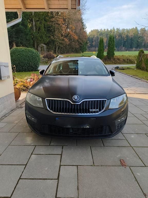 Gebraucht Skoda Octavia LAURIN & KLEMENT 184 PS (135 kW) 2017 Schwarz Kombi