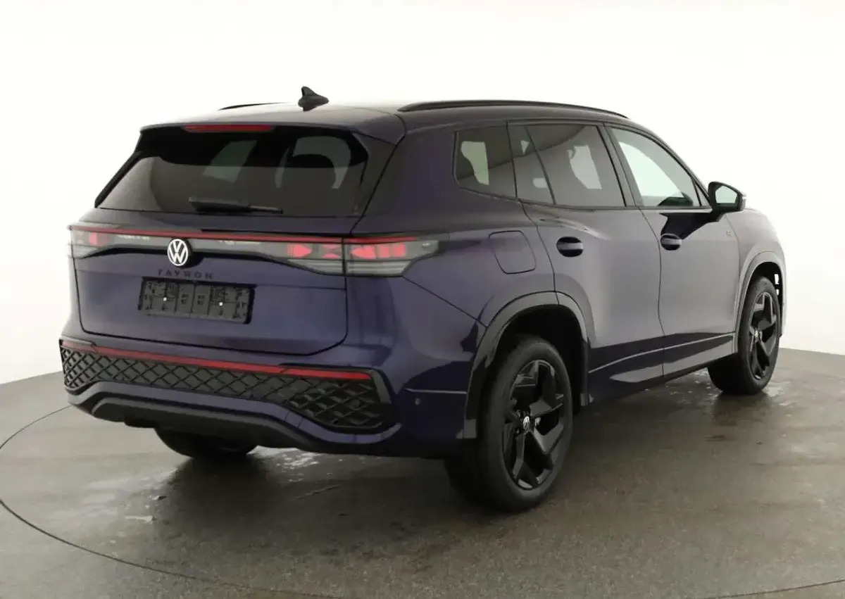 Neu VW Tayron R-line 204 PS (150 kW) 2025 Grenadillschwarz metallic SUV