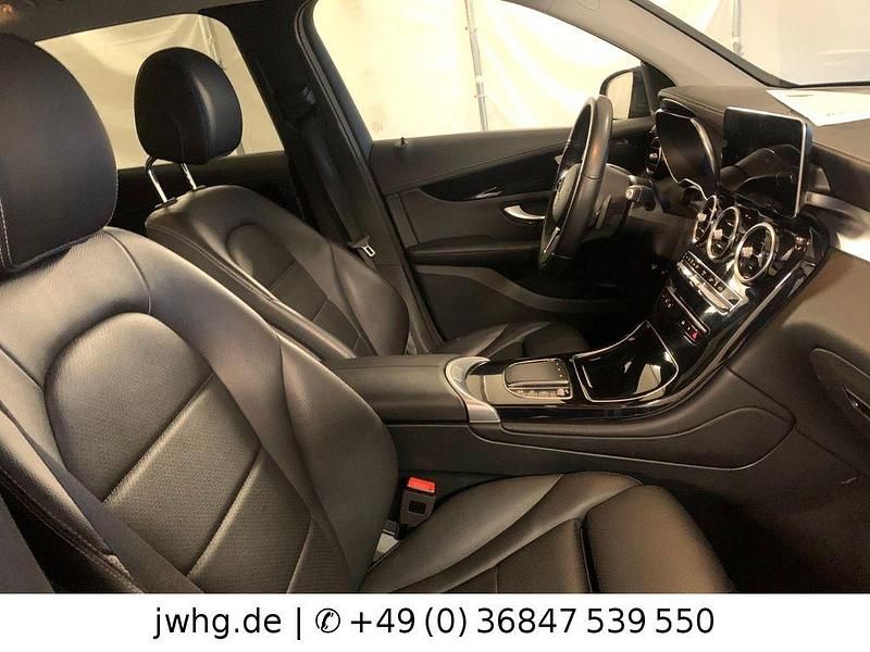 Gebraucht Mercedes GLC300e 320 PS (235 kW) 2021 Schwarz SUV