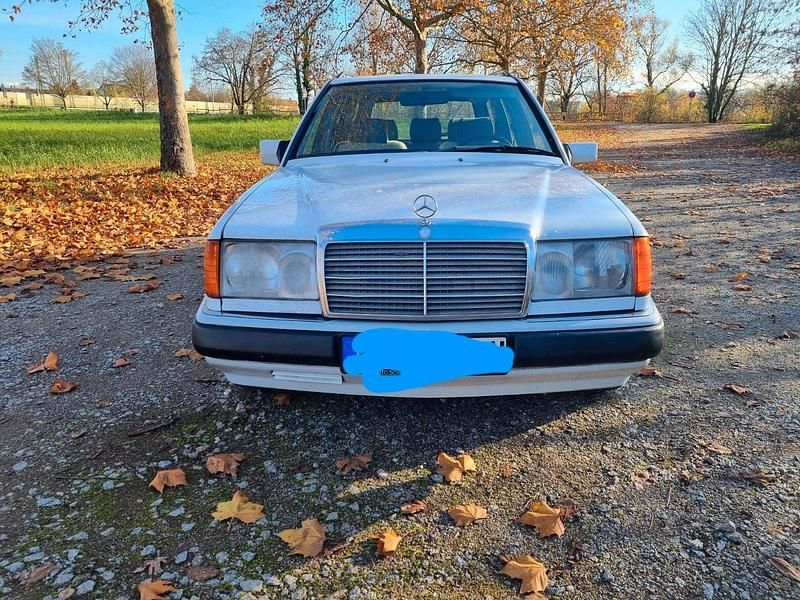 Gebraucht Mercedes 230 132 PS (97 kW) 1992 Weiß Kombi