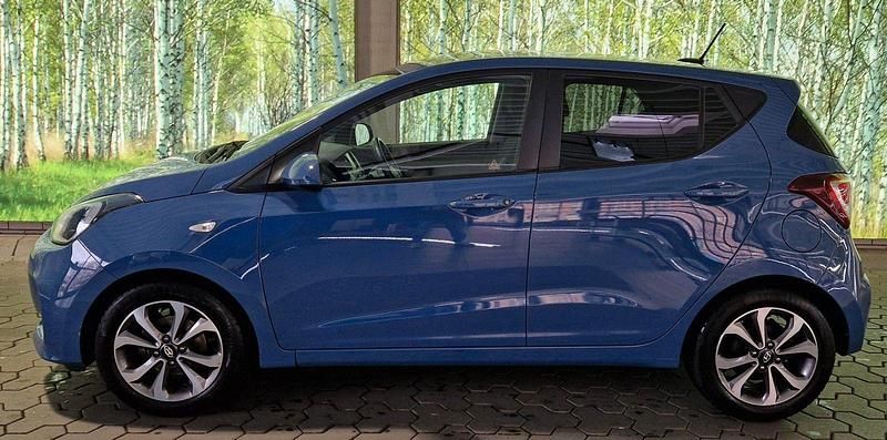 Gebraucht Hyundai i10 Trend 67 PS (49 kW) 2018 Blau Kleinwagen