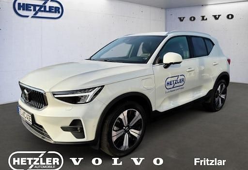Gebraucht Volvo XC40 Plus 211 PS (155 kW) 2023 Crystal white / metallic SUV
